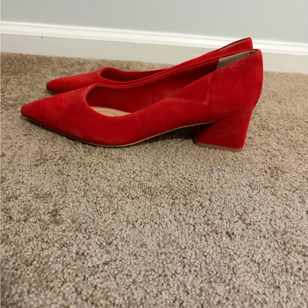 Franco Sarto Women's Racer Pointed Toe Block Heel Pumps - Picture 4 of 5